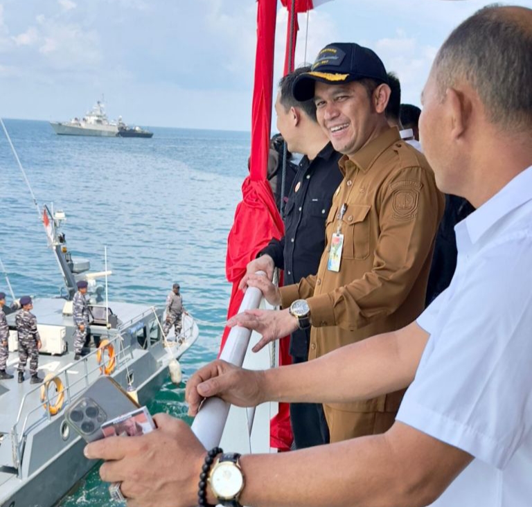 Aludin Andi, SE, MM, memimpin pendampingan kunjungan kerja tim gabungan ke Pulau Karang Singa.