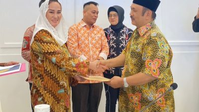 Bupati Natuna Cen Sui lan Bersama Kepala Bapennas Rachmat Pambudy