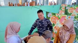 Kolonel Dian Tri Hutanto Pimpin Bakti Kesehatan TNI AL di Subi, 9 Anak Disunat Gratis