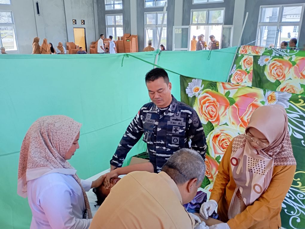 Bakti sosial dan bakti Kesehatan lanal ranai