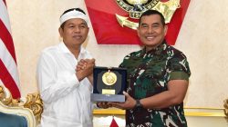 Komandan Korps Marinir (Dankormar) Mayor Jenderal TNI (Mar) Dr. Endi Supardi, S.E., M.M., M.Tr.Opsla., CHRMP., CRMP., menerima kunjungan kerja Gubernur Jawa Barat Dedi Mulyadi