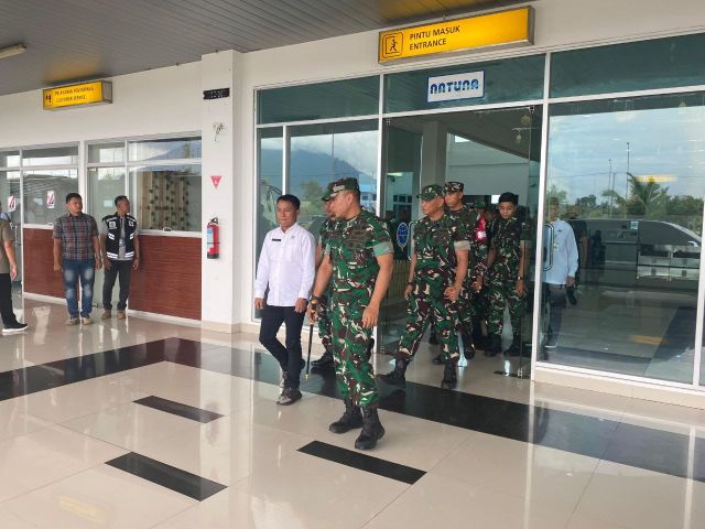 Mayjen TNI Rio Firdianto beserta Ketua Persit KCK PD I/BB, Ny. Adhisthy Galuh Rio Firdianto