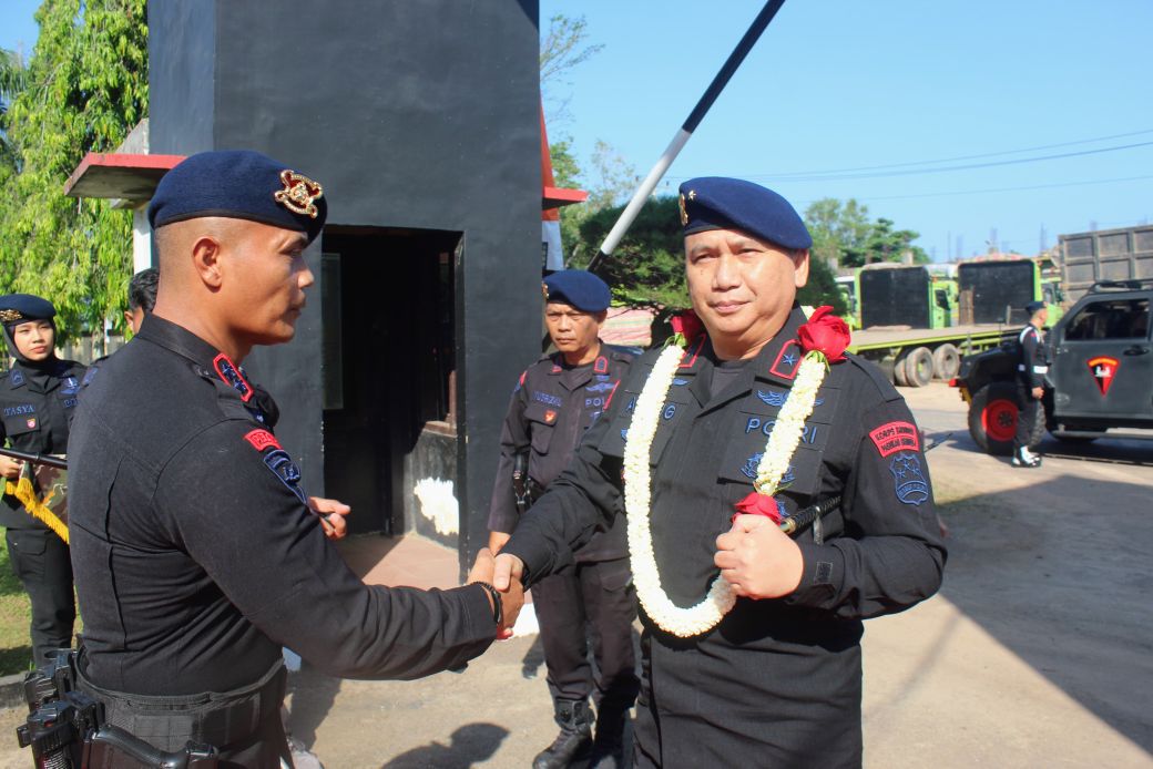 Komandan Pasukan I Korps Brimob Polri, Brigjen Pol. Drs. Anang Sumpena
