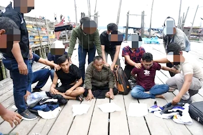 Personel Pangkalan TNI AL Tanjung Balai Asahan yang tergabung dalam Satgas Intel Gabungan Komando Armada I kembali berhasil menggagalkan upaya penyelundupan 4,5 kilogram narkotika jenis sabu di Dermaga Belacan Tradisional, Desa Bagan Asahan, Kabupaten Asahan, Sumut, sekira pukul 12.25 WIB, Kamis (05/06/2025).