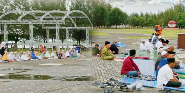 Keluarga Besar Muhammadiyah Kabupaten Natuna melaksanakan shalat Id di Pantai Piwang.