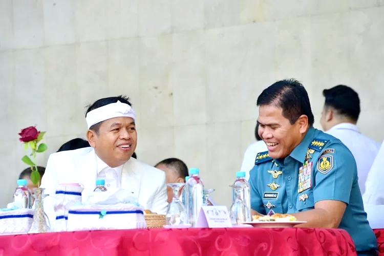 Gubernur Dedi Mulyadi bersama Kepala Staf Angkatan Laut (Kasal) Laksamana TNI Dr. Muhammad Ali