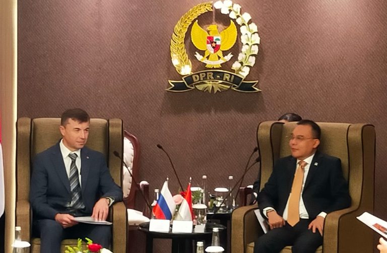 Waka DPR RI Sufmi Dasco Ahmad, bertemu dengan Duta Besar Rusia untuk RI Sergei Gennadievich Tolchenov, di Ruang Delegasi, Kompleks Parlemen, Senayan, Jakarta Pusat, Jumat (7/2/2025)/sriwijayamedia