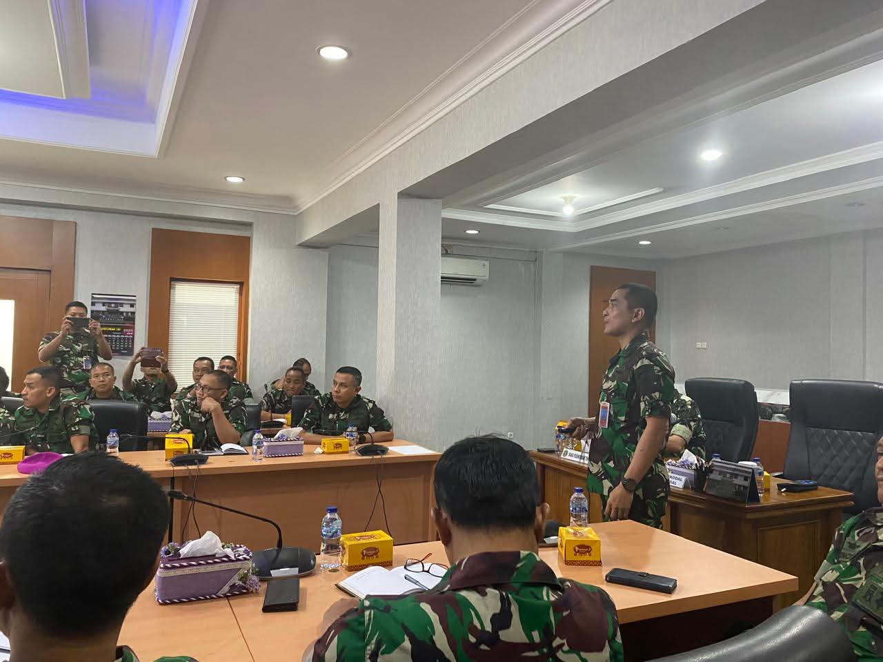 sinergi antara Pusat Komando dan Pengendalian (Puskodal) TNI AL dan Pusat Informasi Maritim (Pusinfomar) TNI.