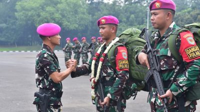 Komandan Pasukan Marinir 1 (Danpasmar 1) Brigjen TNI (Mar) Ena Sulaksana, S.E., secara resmi menyambut kepulangan para prajurit Pasmar 1