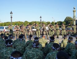 Tari Pacu Jalur Viral di Paris, Satgas Patriot II Pukau Prajurit Prancis