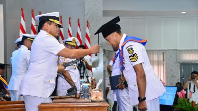 Wisuda Sekolah Tinggi Teknologi Angkatan Laut (STTAL)