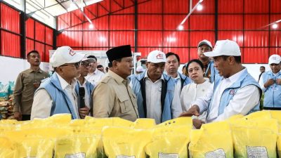 Presiden Prabowo Subianto usai resmi meluncurkan kelembagaan 80.081 Koperasi Desa dan Kelurahan Merah Putih Desa Bentangan, Kec. Wonosari, Kab. Klaten, Jawa Tengah, 21 Juli 2025.