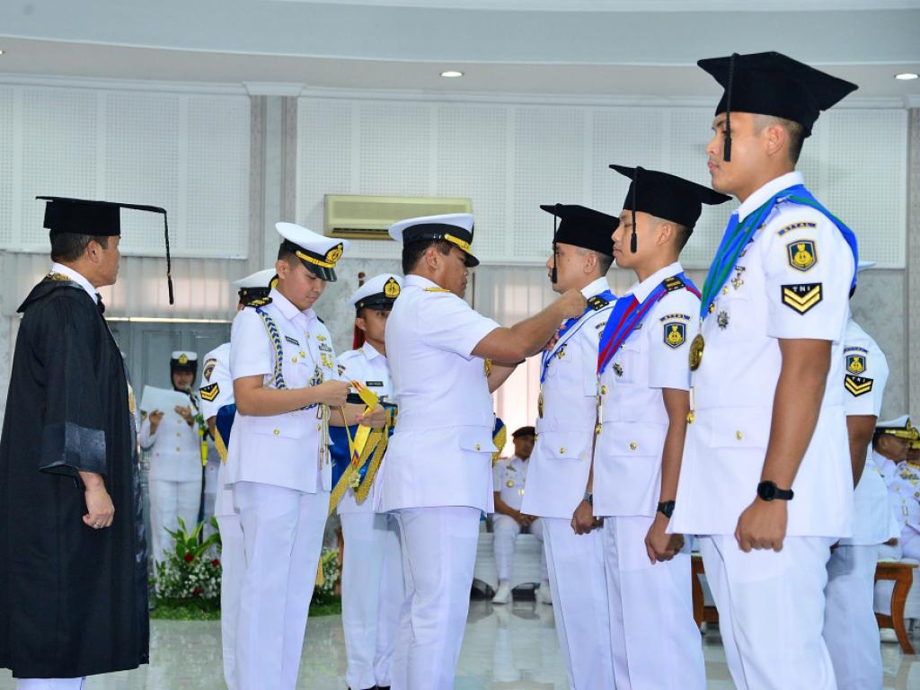 Kepala Staf Angkatan Laut (Kasal) Laksamana TNI Dr. Muhammad Ali, S.E., M.M., M.Tr.Opsla