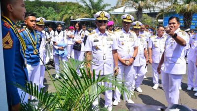 Kepala Dinas Penelitian dan Pengembangan Angkatan Laut (Kadislitbangal) Laksma TNI Mulyatna, S.T., menghadiri Penutupan Pendidikan (Tupdik) Taruna Akademi Angkatan Laut (AAL) Angkatan 70 dan 71 yang merupakan momen unik yang diikuti dua Angkatan.