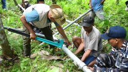 TNI AL dan Masyarakat Flores Timur Pasang Pipa Air Bersih di Desa Tapobali  Tahap Pertama Dimulai