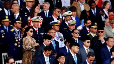 Kepala Staf Angkatan Laut (Kasal) Laksamana TNI Dr. Muhammad Ali turut mendampingi Presiden Indonesia Prabowo Subianto