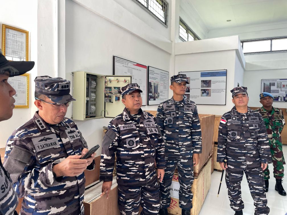 Kunjungan kerja ini bertujuan untuk meninjau aset-aset strategis TNI AL di wilayah Natuna