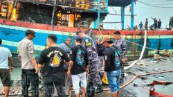 Korsleting Listrik Picu Kebakaran Kapal KM. Timbul Barokah 1, Tim Gabungan TNI AL dan SAR Bergerak Sigap