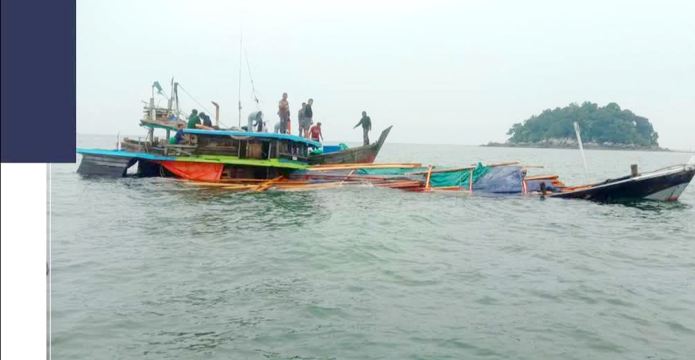 mengevakuasi Kapal Kayu KLM Sumber Usaha HD
