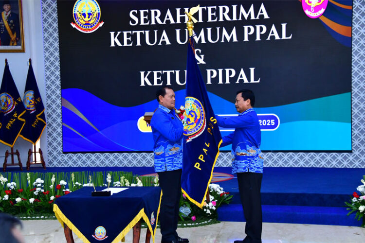Jabatan Ketua Umum (Ketum) Persatuan Purnawirawan Angkatan Laut (PPAL) diserahterimakan dari Laksamana TNI (Purn) Siwi Sukma Adji, S.E., M.M., kepada Laksamana TNI (Purn) Yudo Margono, S.E., M.M.