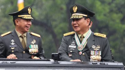 Menteri Pertahanan (Menhan) Prabowo Subianto bersama Panglima TNI Jenderal TNi Agus Subiyanto di Mabes TNI, Cilangkap, Jakarta Timur, Rabu (28/2)/Foto RMOL