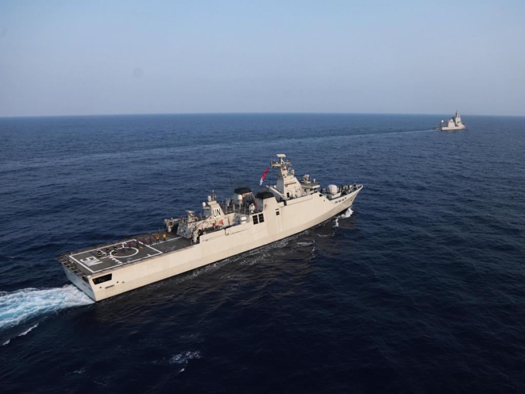 Foto Penerangan Angkatan Laut: KRI Sultan Iskandar Muda-367 (KRI SIM-367) menjadi unsur pertama yang menyambut kedatangan kapal perang terbaru milik TNI AL, KRI Brawijaya-320 (KRI BWJ-320) yang dikomandani Kolonel Laut (P) John David Nalasakti Sondakh di Laut Mediterania, Sabtu (02/08).