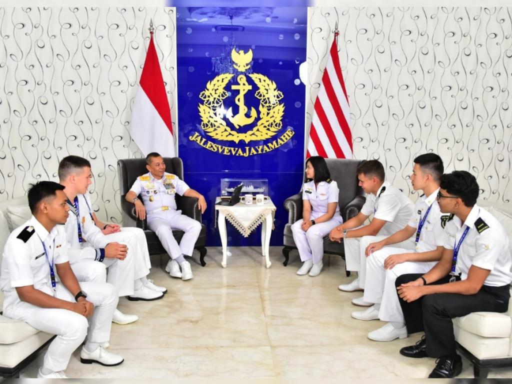 Foto Dinas Penerangan Angkatan Laut Indonesia