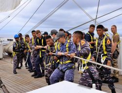 Taruna AAL dan Peserta APCS 2025 Pelajari Peran Layar di KRI Bima Suci Selama Lattek KJK