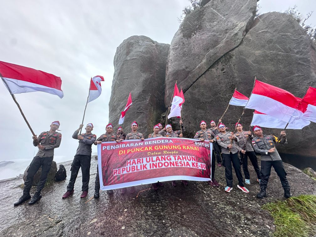 Polres Natuna diatas Puncak Gunung Ranai