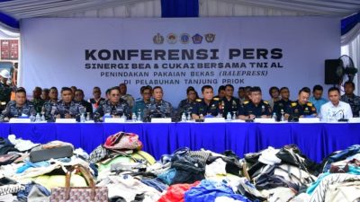 Konferensi pers Angkatan laut