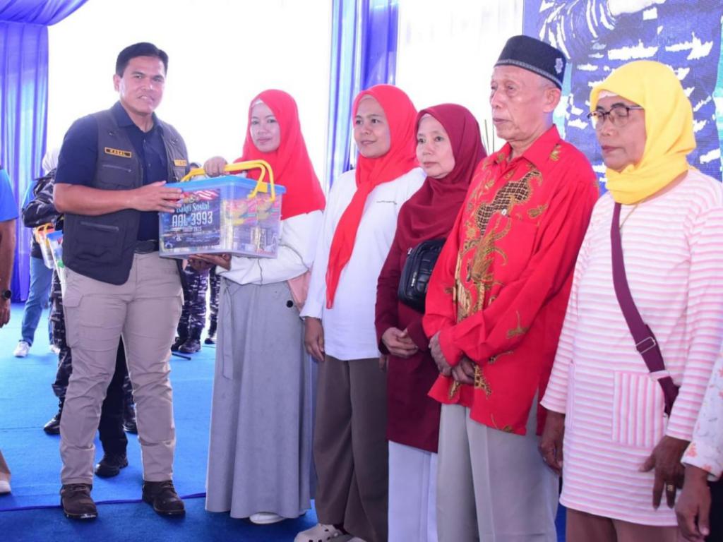 bakti sosial yang menyentuh langsung kebutuhan dasar warga.