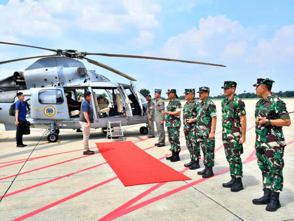 Dukungan Penerbangan VIP bagi Kepala Staf Angkatan Laut (Kasal), Laksamana TNI Dr. Muhammad Ali.