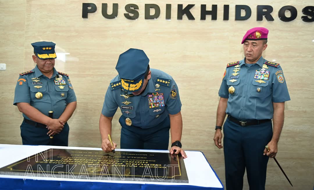 Kepala Staf Angkatan Laut (Kasal) Laksamana TNI Dr. Muhammad Ali meresmikan Gedung Pusat Pendidikan Hidro-Oseanografi Rabu, (6/8/2025)