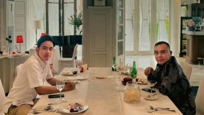 Wapres Gibran Rakabuming Raka dan Wakil Ketua DPR Sufmi Dasco makan siang bersama dengan menu bakso hingga dendeng balado. (Foto: IG Gibran Rakabuming Raka)
