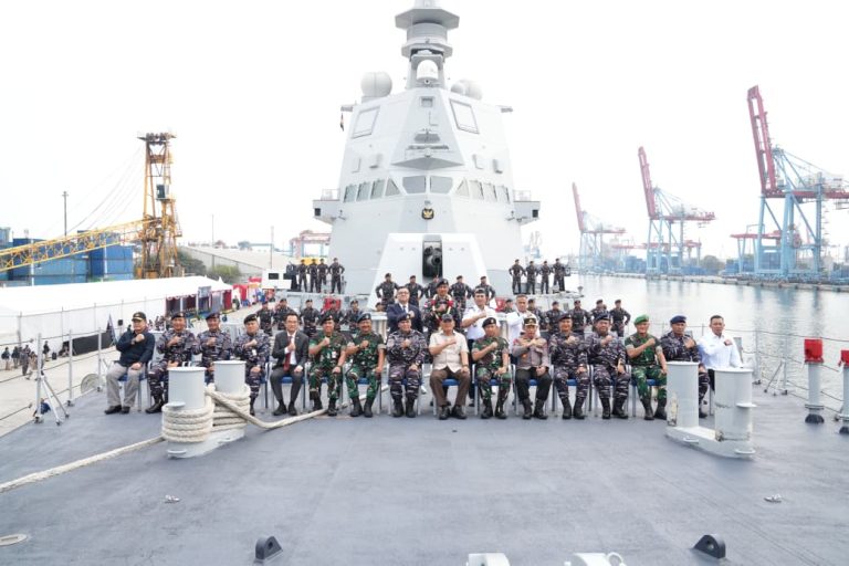 Menhan RI Sambut Kedatangan KRI Brawijaya-320, Frigate Terbesar di Asia Tenggara untuk Perkuat Pertahanan Maritim foto Biro Infohan Setjen Kemhan
