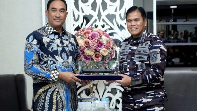 Pertemuan ini dihadiri langsung oleh Kepala BNN RI, Komjen Pol Suyudi Ario Seto, S.H., S.I.K., M.Si., didampingi jajaran eselon I BNN. Sementara dari pihak TNI AL dipimpin oleh Kepala Staf Angkatan Laut (Kasal), Laksamana TNI Dr. Muhammad Ali