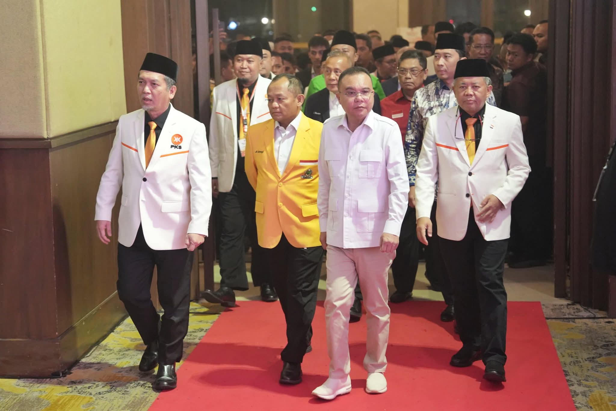 Prof. H. Sufmi Dasco Ahmad Menghadiri Puncak Acara Munas ke- VI Partai Keadilan Sejahtera (PKS) di Golden Ballroom Hotel Sultan Jakarta.