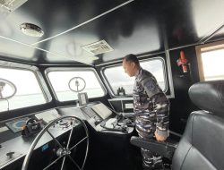 Danlanal Ranai Tinjau Kesiapan Kapal Patroli, Pacu Kewaspadaan di Perbatasan Laut Natuna