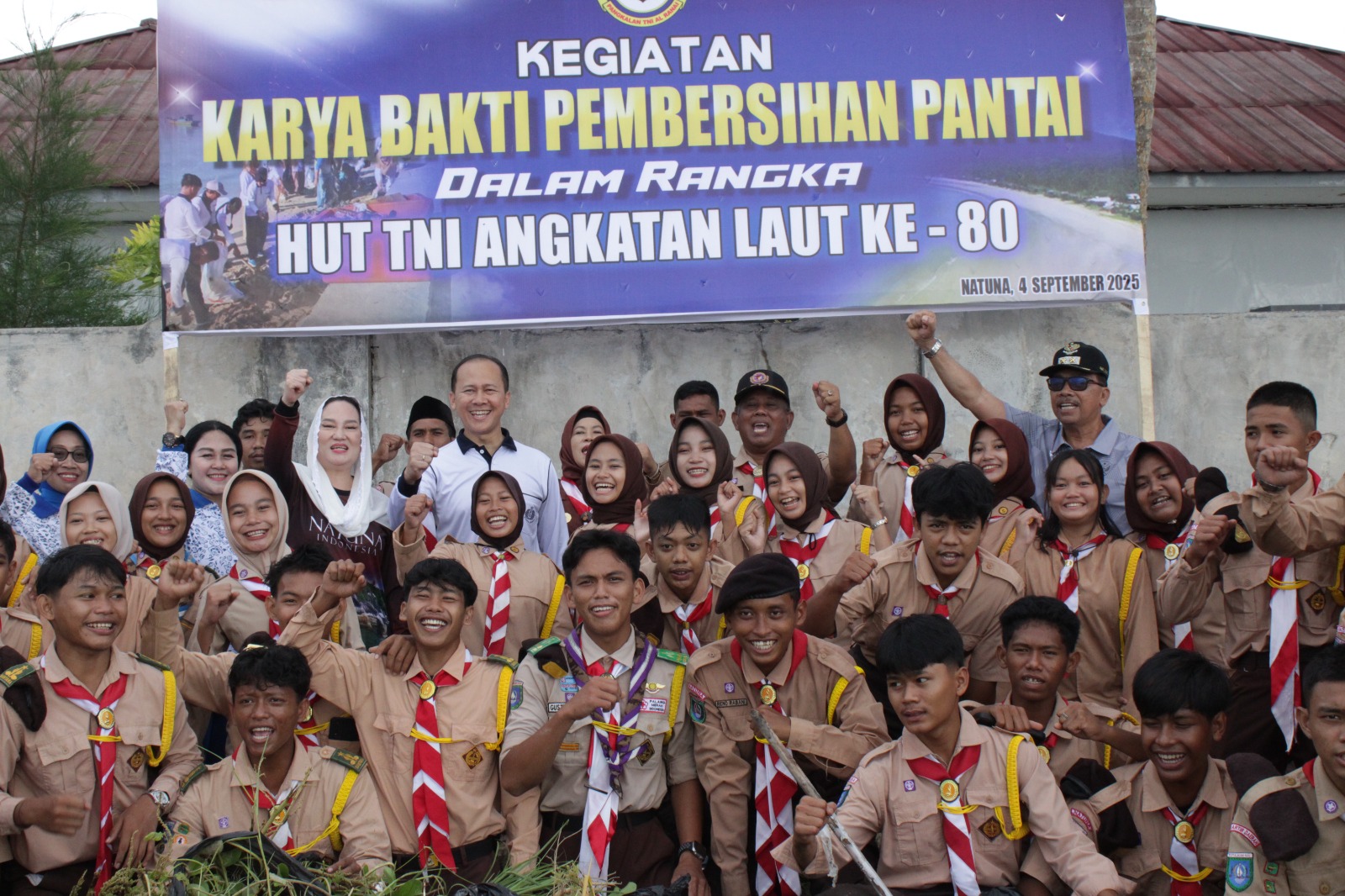 Bupati dan Danlanal Serahkan Sembako Langsung ke Warga! Ini Aksi Nyata TNI AL di Pulau Terdepan Natuna