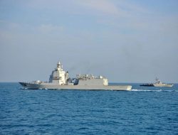 KRI Brawijaya 320 Tiba di Tanah Air, Disambut Meriah Koarmada I di Selat Sunda