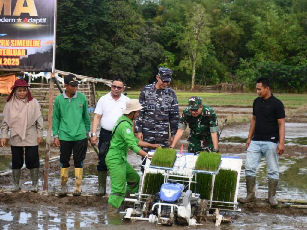 Dari Laut ke Sawah, TNI AL Hadang Krisis Pangan dengan Bajak