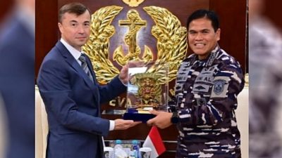 Kepala Staf Angkatan Laut (Kasal) Republik Indonesia, Laksamana TNI Dr. Muhammad Ali, menerima kunjungan kehormatan Duta Besar Federasi Rusia untuk Indonesia, H.E. Sergei Gennadievich Tolchenov