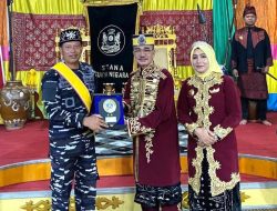 Gelar Kehormatan Keraton Surya Negara untuk Dankodaeral XII dan Tokoh Internasional