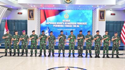 Kasal Laksamana TNI Dr.Muhammad Ali memimpin upacara kenaikan pangkat perwira TNI AL yang melahirkan sejarah kepemimpinan baru di jajaran Korps Marinir.