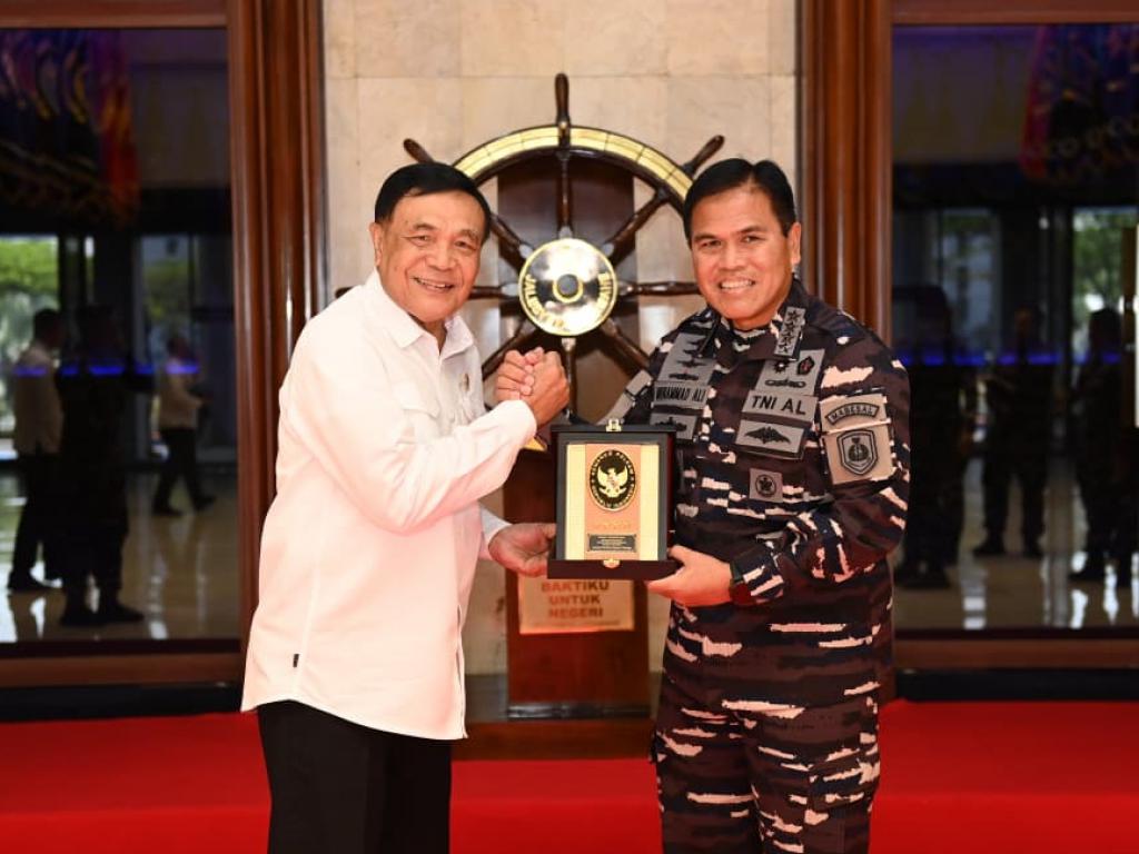 Kasal Dr Muhammad Ali dan Menkopolhukam Jenderal TNI (Purn) Djamari Chaniago.