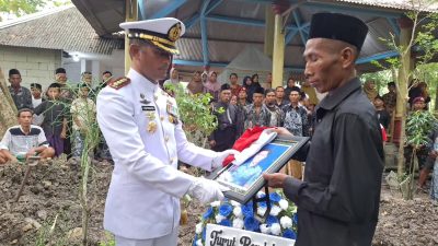 Upacara pemakaman dihadiri oleh perwakilan Danramil beserta anggota Kodim 0717/Grobogan, mencerminkan penghormatan tinggi dari institusi TNI.