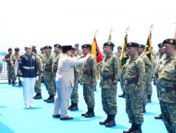Prabowo Beri Penghargaan dan Kenaikan Pangkat, Ingatkan Prajurit TNI untuk Setia pada Bangsa
