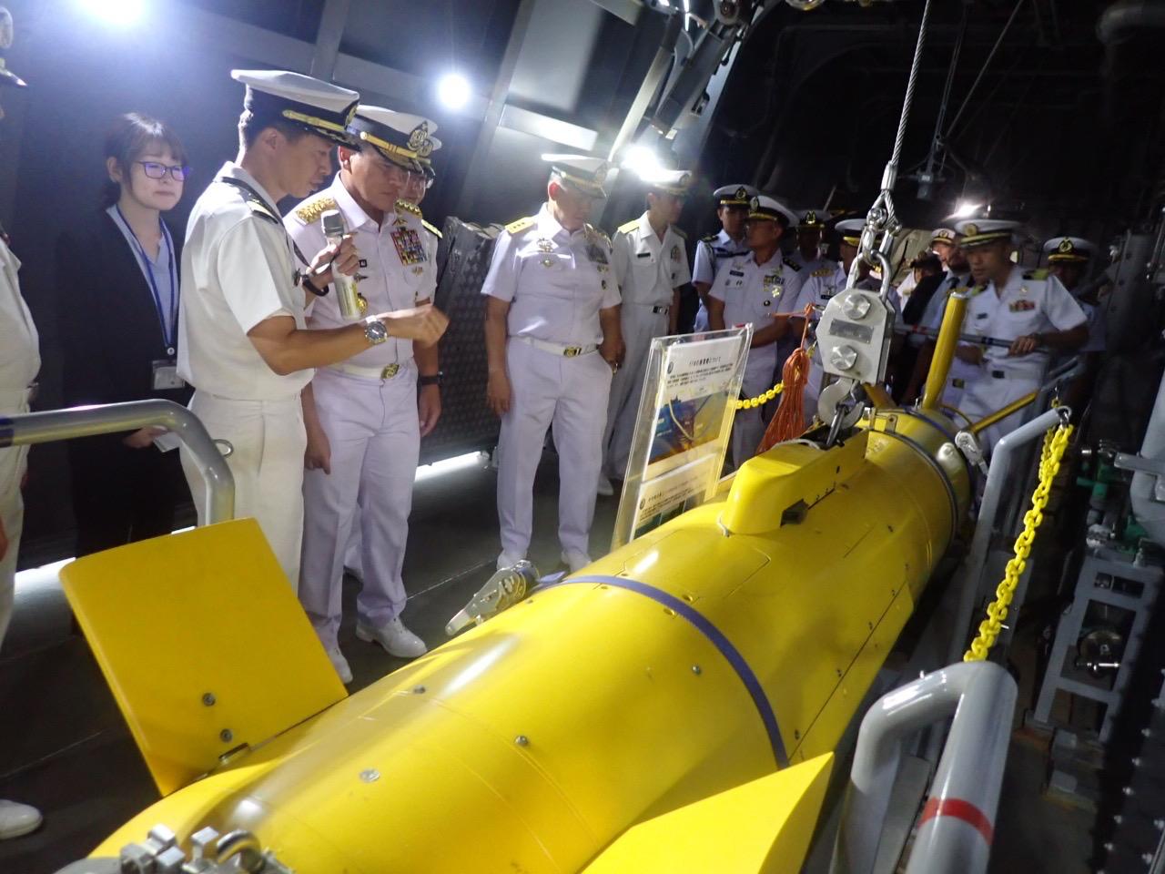 Foto-foto Dinas Penerangan TNI Angkatan laut