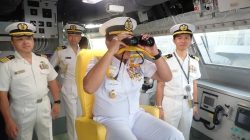 Kepala Staf AL (Kasal) Laksamana TNI Dr. Muhammad Ali secara langsung meninjau dan mempelajari dua aset teknologi mutakhir Japan Maritime Self-Defence Force (JMSDF) foto DispenAL