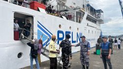 Aktifitas Pelabuhan PELNI bersama TNI Angkatan Laut Indonesia